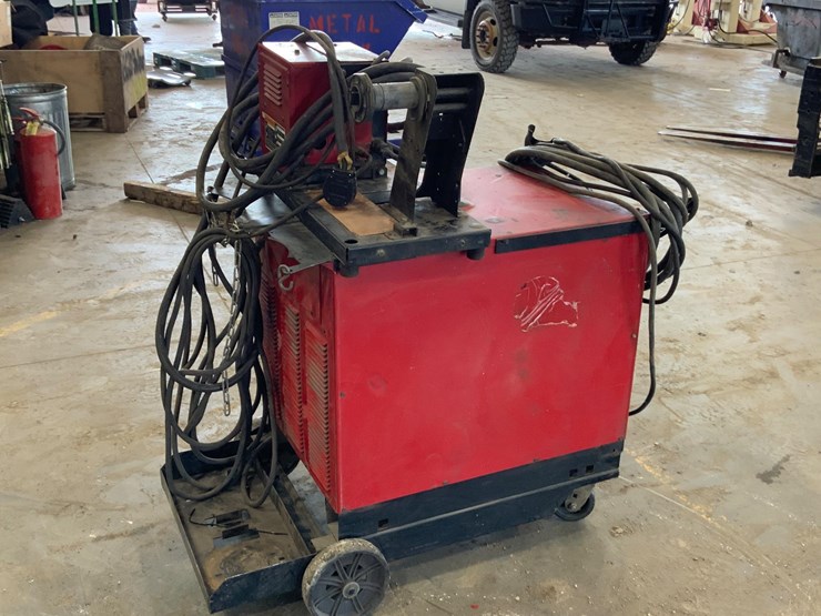 lincoln-electric-dc-400-wire-feed-welder-image-5