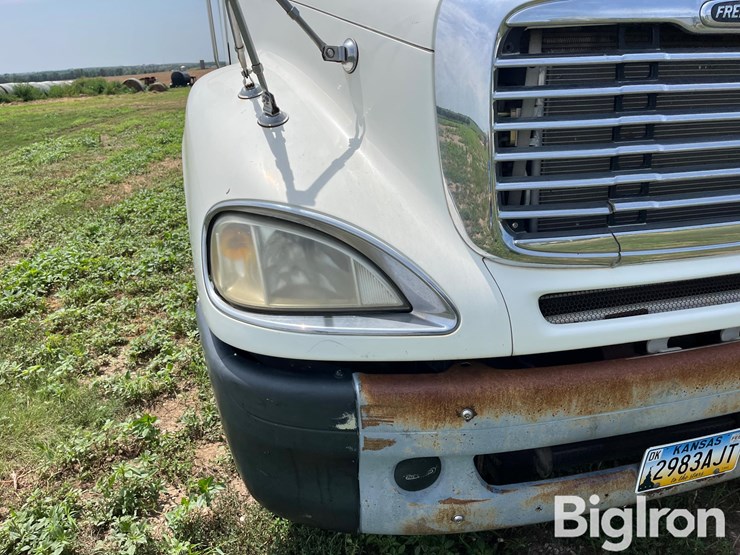 2004-freightliner-t/a-truck-tractor-image-14