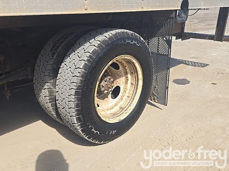 2019-ford-e350-image-14