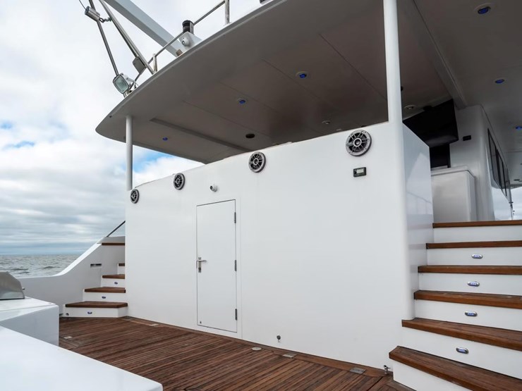 #18-•-2003-breaux-brothers-85'-yacht-|-"come-monday"-image-13