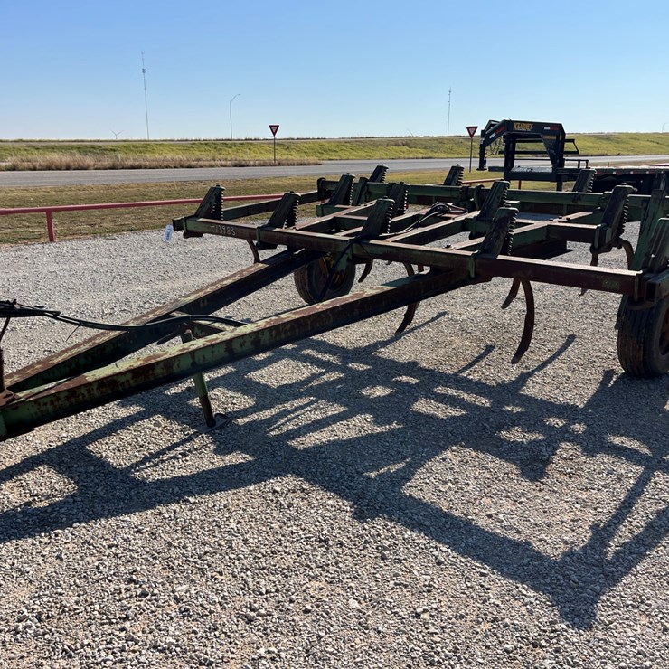 JOHN DEERE 1610