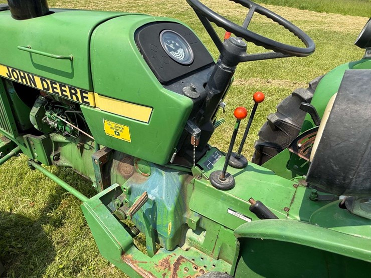 john-deere-2040-image-25