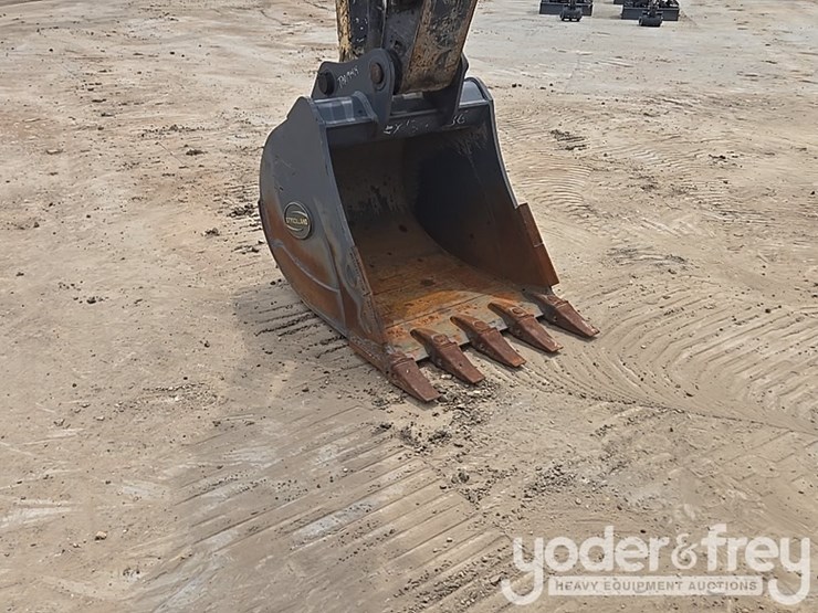 2022-deere-130g-image-64