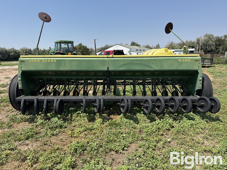john-deere-8300-image-6