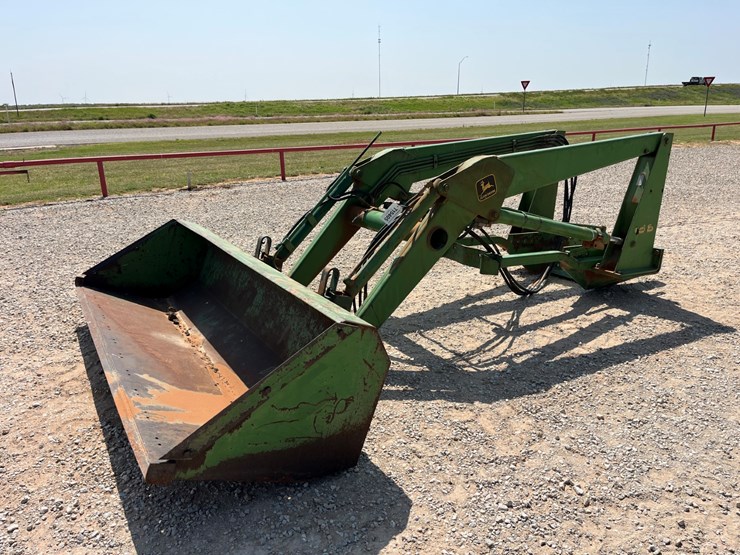 john-deere-158-image-1