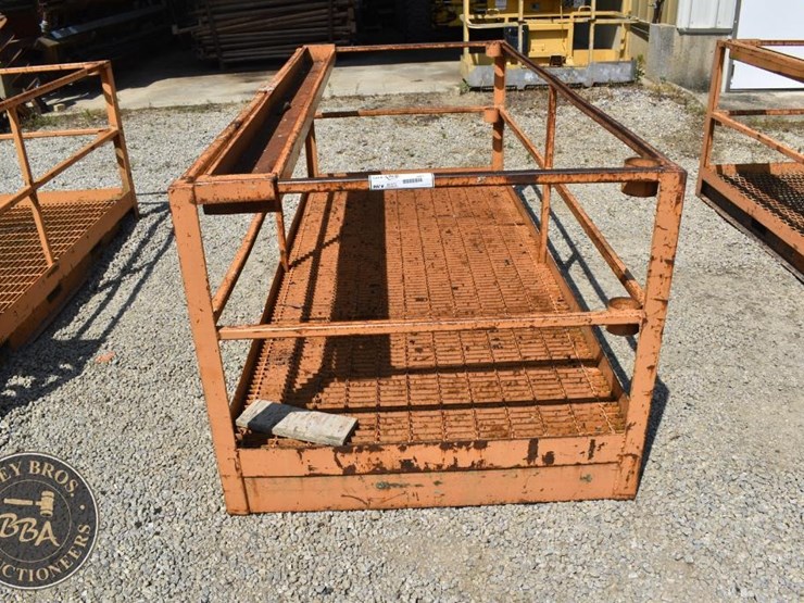 platform/basket-steel-man-basket-44072-image-1