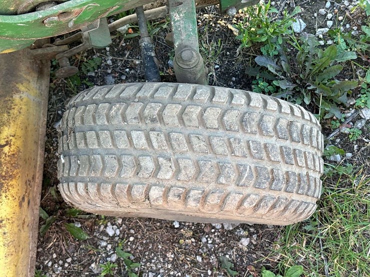 john-deere-112-image-15