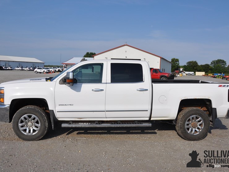 2015-chevrolet-2500-image-8