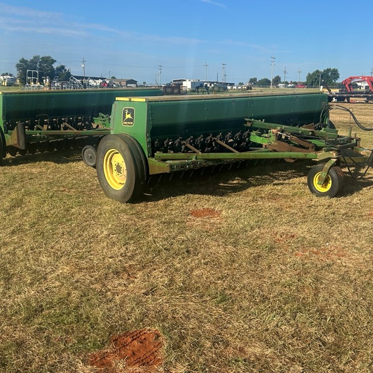 JOHN DEERE 8300