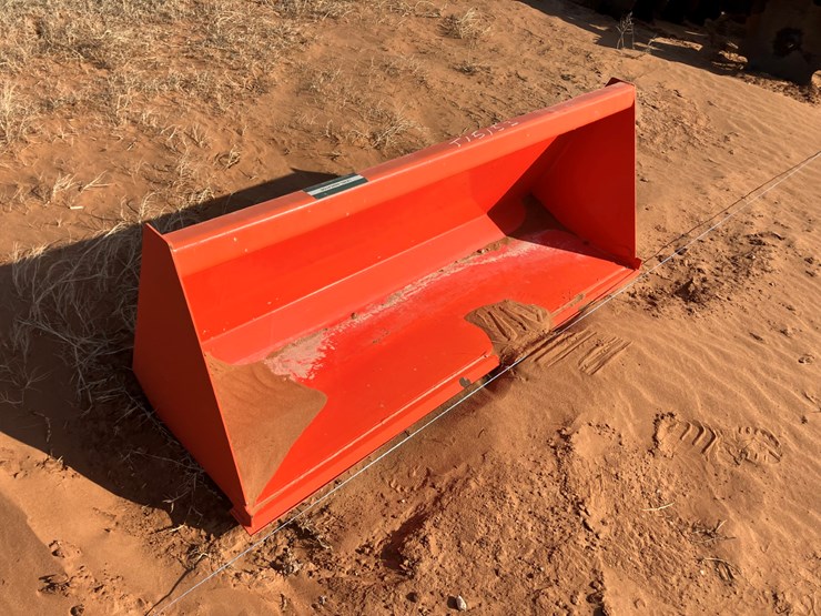 #t15153-•-kubota-bucket-image-1