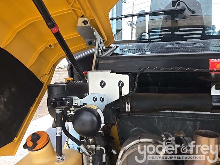 2023-caterpillar-908-image-33