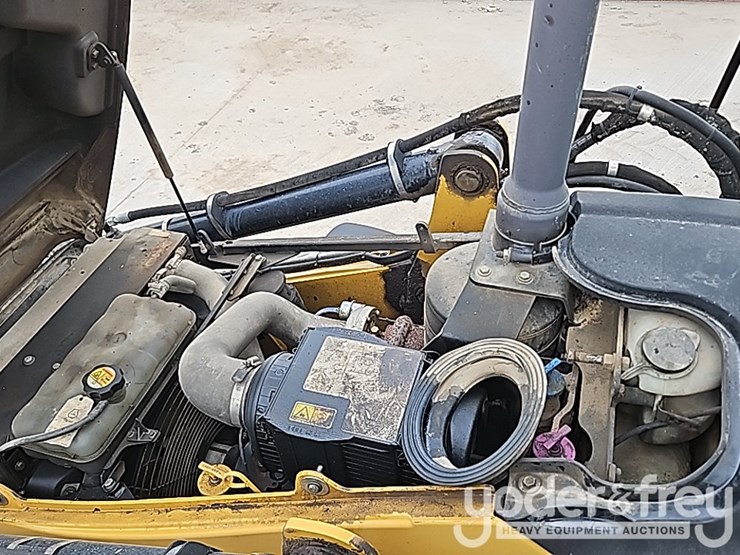 2011-caterpillar-420e-image-39