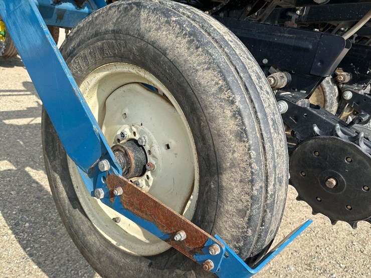 kinze-2600-image-10