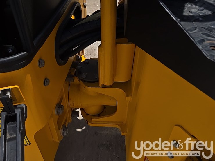 2023-jcb-ct260-120-image-18