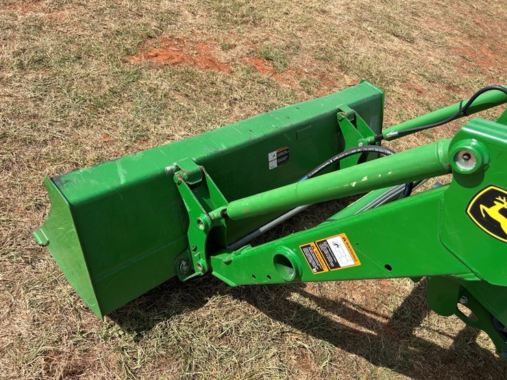 2020-john-deere-4044m-image-15