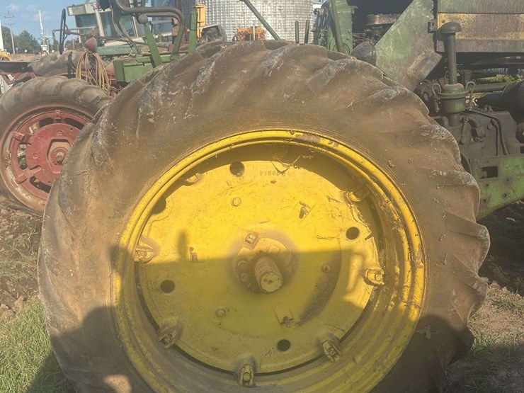 john-deere-720-image-22