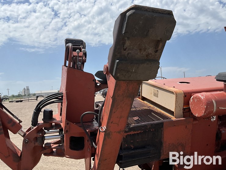 ditch-witch-r100-image-15