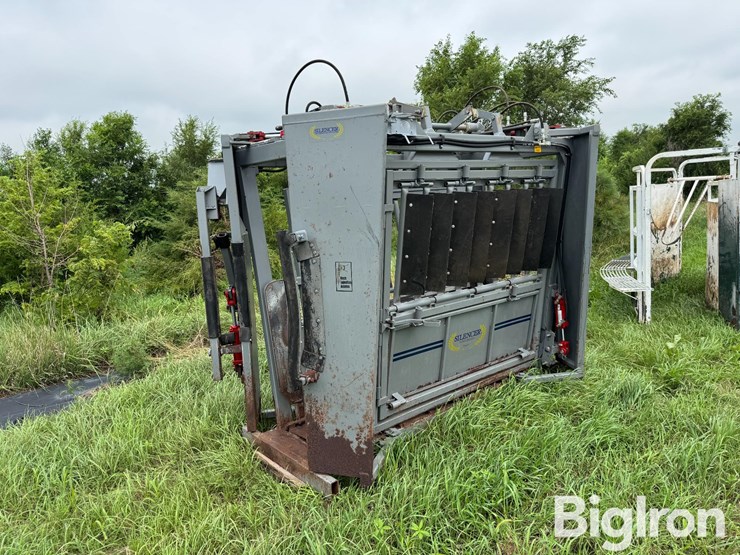 silencer-cattle-chute-image-1
