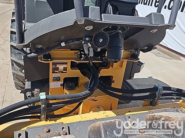 2017-volvo-sd45b-image-21
