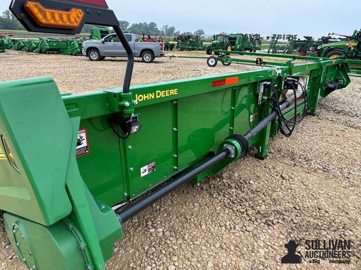 2022-john-deere-c12r-image-17