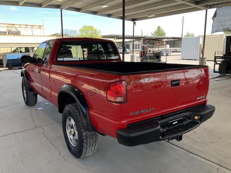 2001-chevrolet-s10-image-5