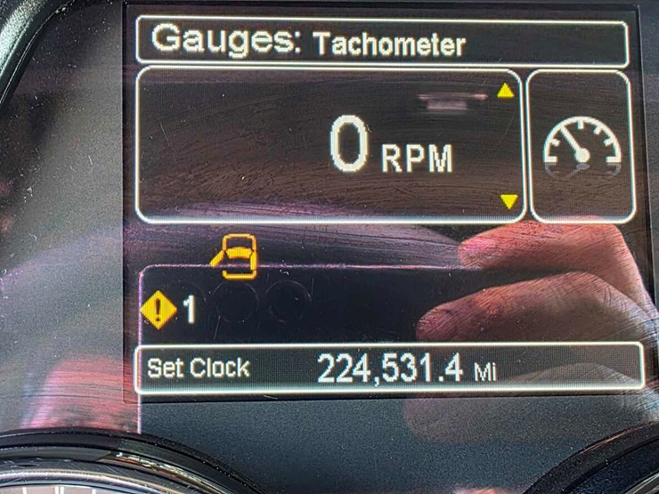 2019-peterbilt-567-image-5