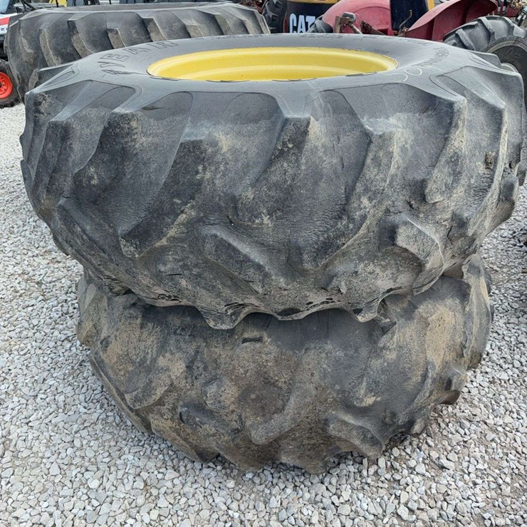 JOHN DEERE 8