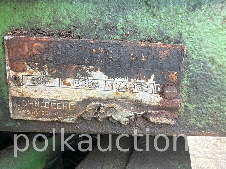 john-deere-830-image-11