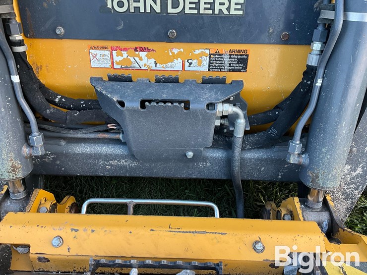 2017-deere-317g-image-16
