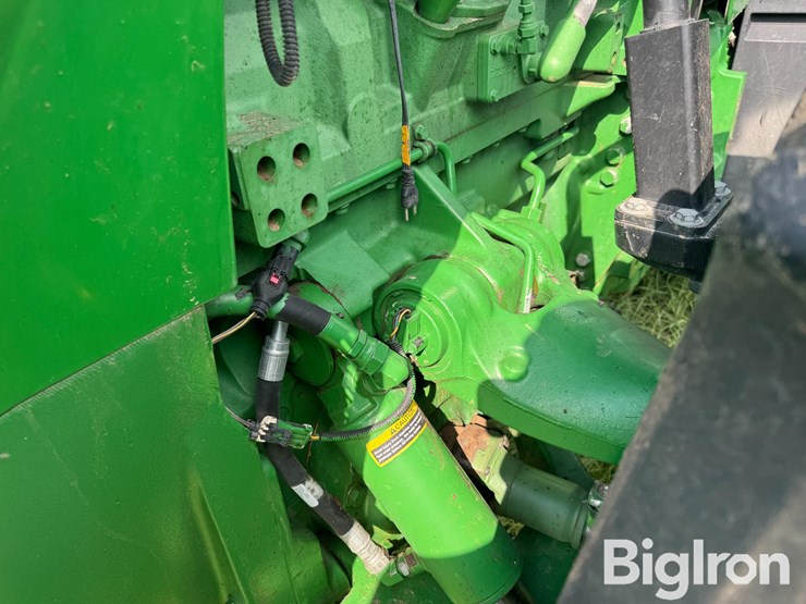 2013-john-deere-8335r-image-17