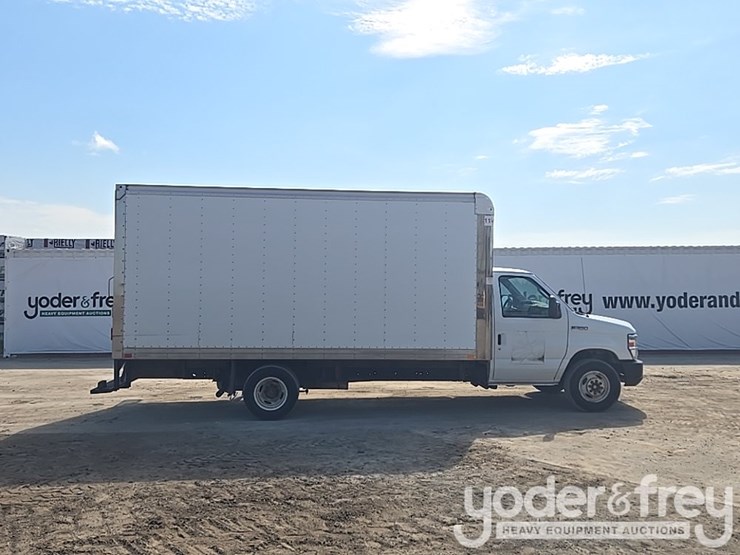 2019-ford-e350-image-6