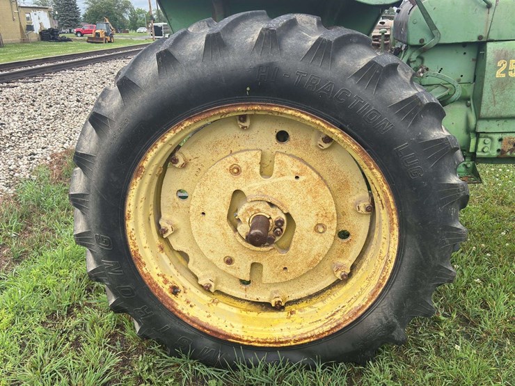 john-deere-2510-image-19