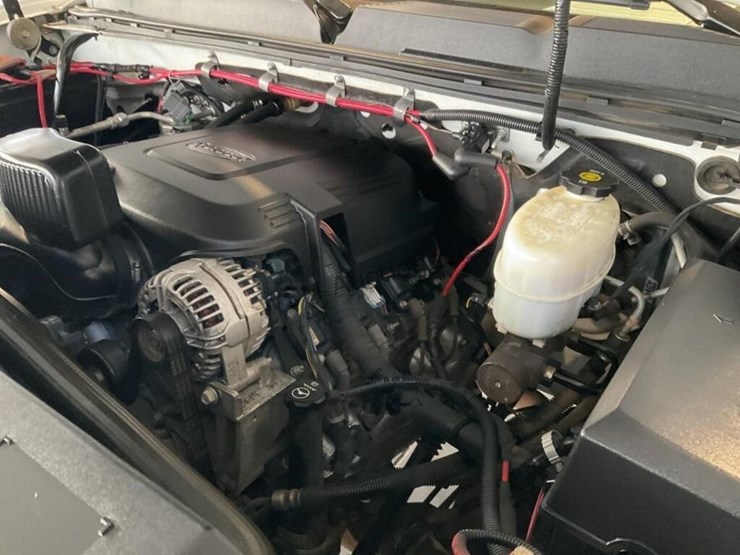 2013-chevrolet-silverado-3500hd-image-13