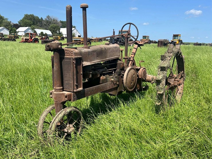 john-deere-model-b-image-1