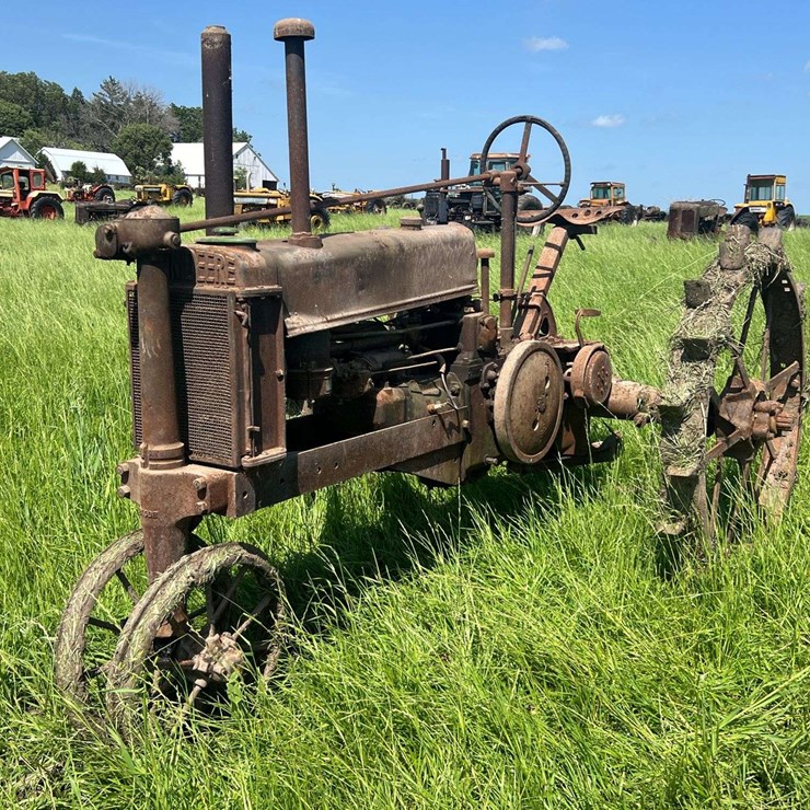 JOHN DEERE MODEL B