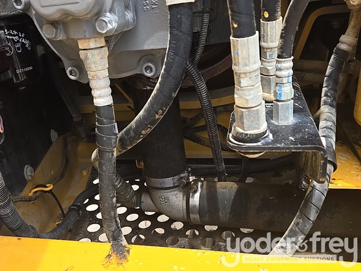 2022-deere-130g-image-55