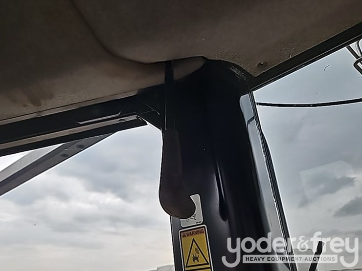 2019-caterpillar-d6n-lgp-image-55