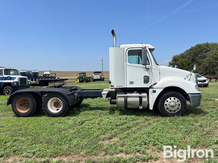 2003-freightliner-t/a-truck-tractor-image-4