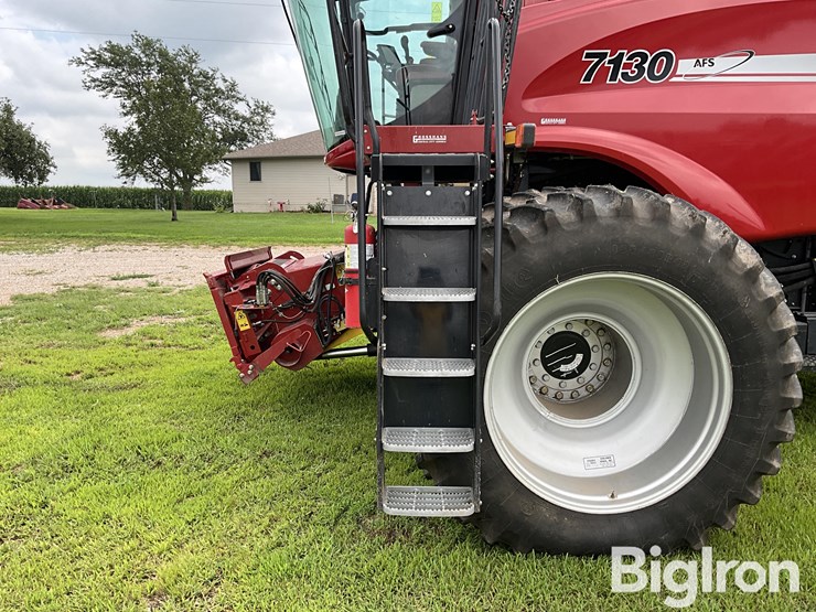 2013-case-ih-7130-image-14