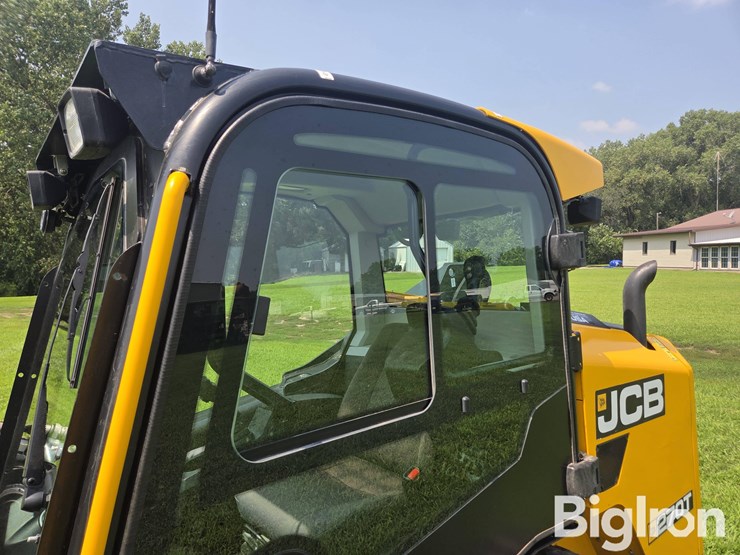 2020-jcb-270-image-13