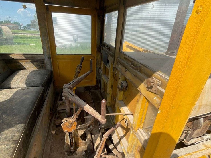 caterpillar-sixty-image-55