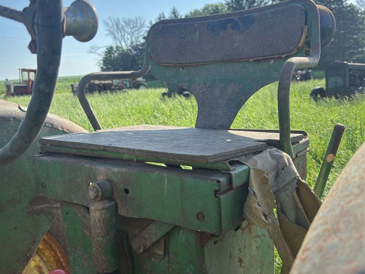 john-deere-70-image-38