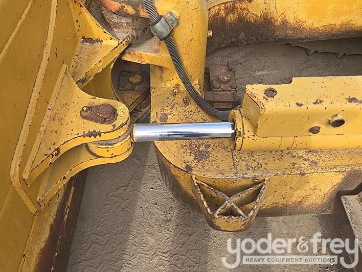 2008-caterpillar-d6n-lgp-image-30