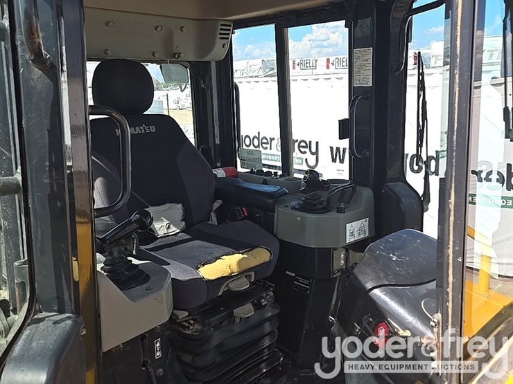 2021-komatsu-d61px-24-image-44