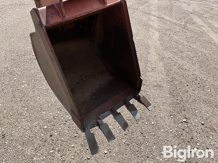 ditch-witch-r100-image-9