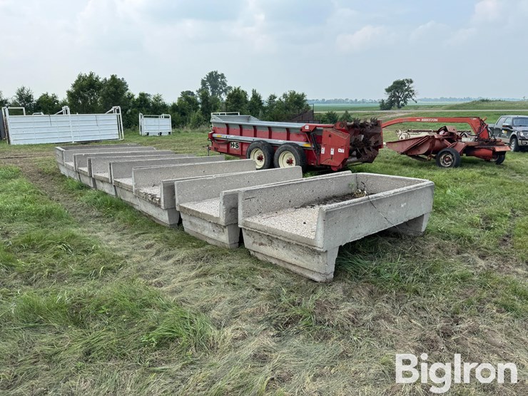 concrete-h-feed-bunks-image-7