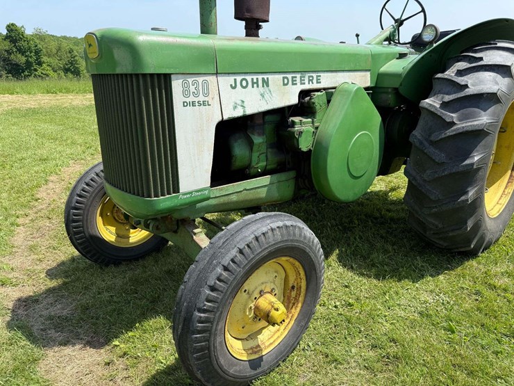 john-deere-830-image-9