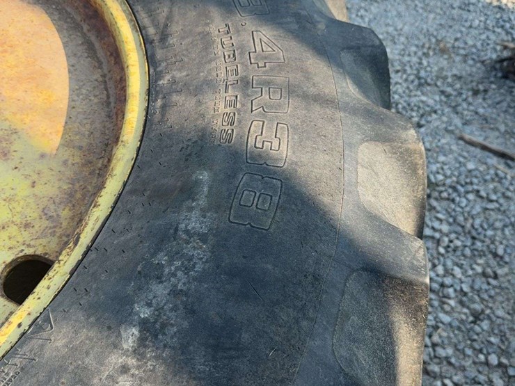 john-deere-10-image-3