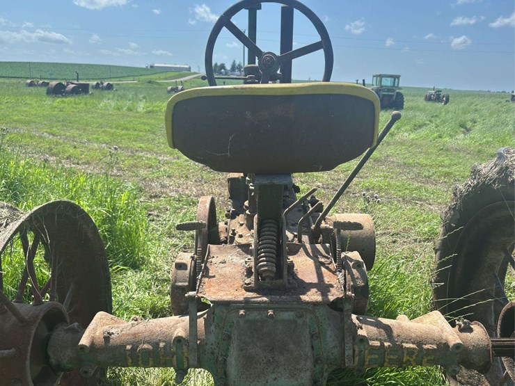 john-deere-model-b-image-34