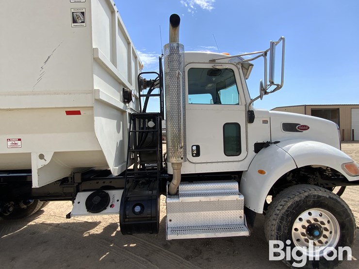 2017-peterbilt-348-image-14